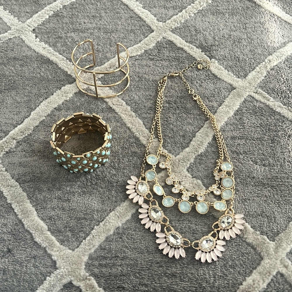 Premier Designs Jewelry necklace and bracelets